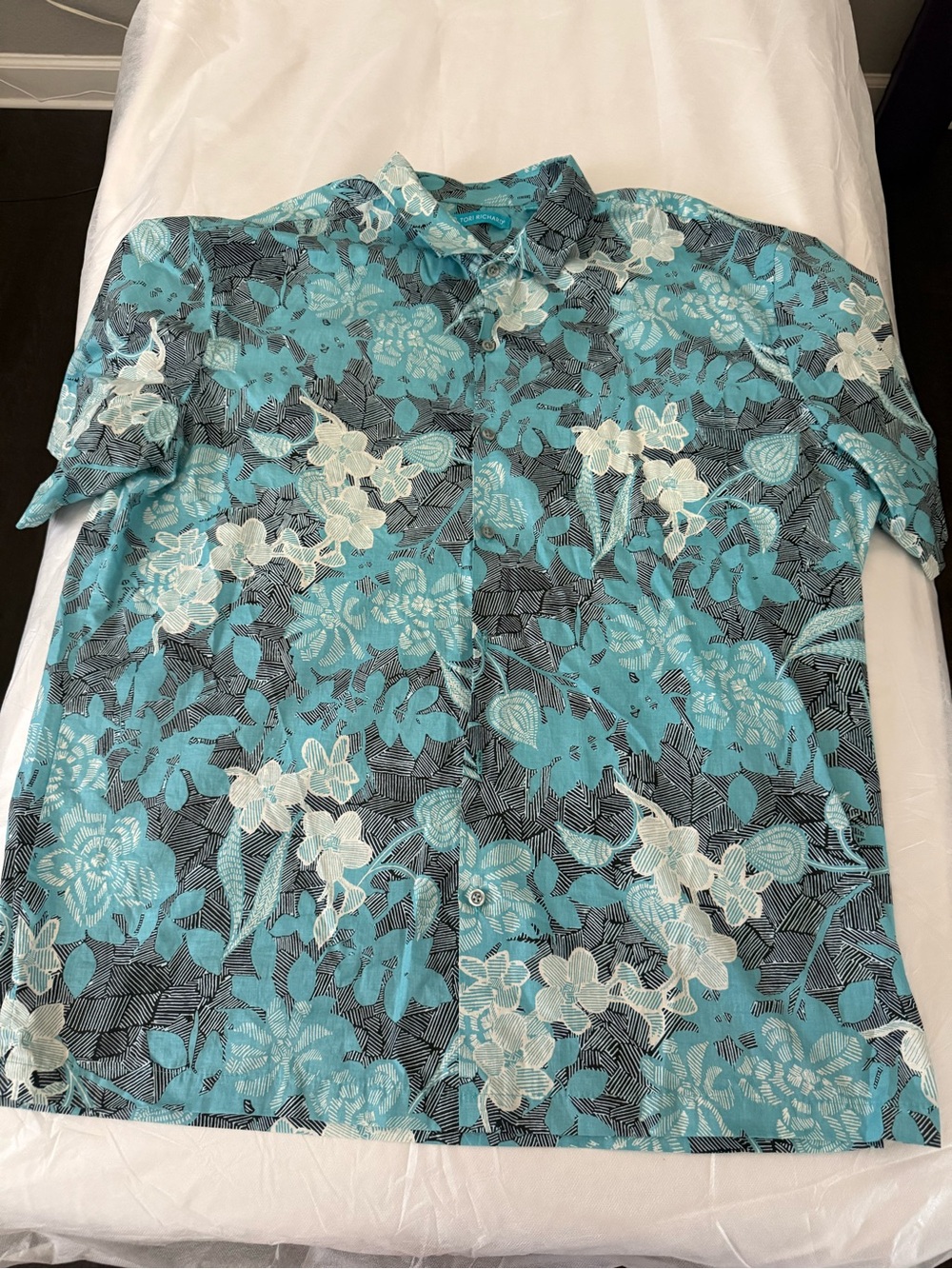 Tori richard’s men’s Hawaiian shirt
